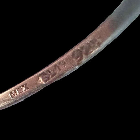 Designer Cubic Zirconia Sterling Silver Ring (6.5) - Picture 4 of 5